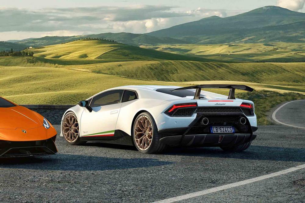 Lamborghini-Huracan-Performante-rear-three-quarter-02.jpg